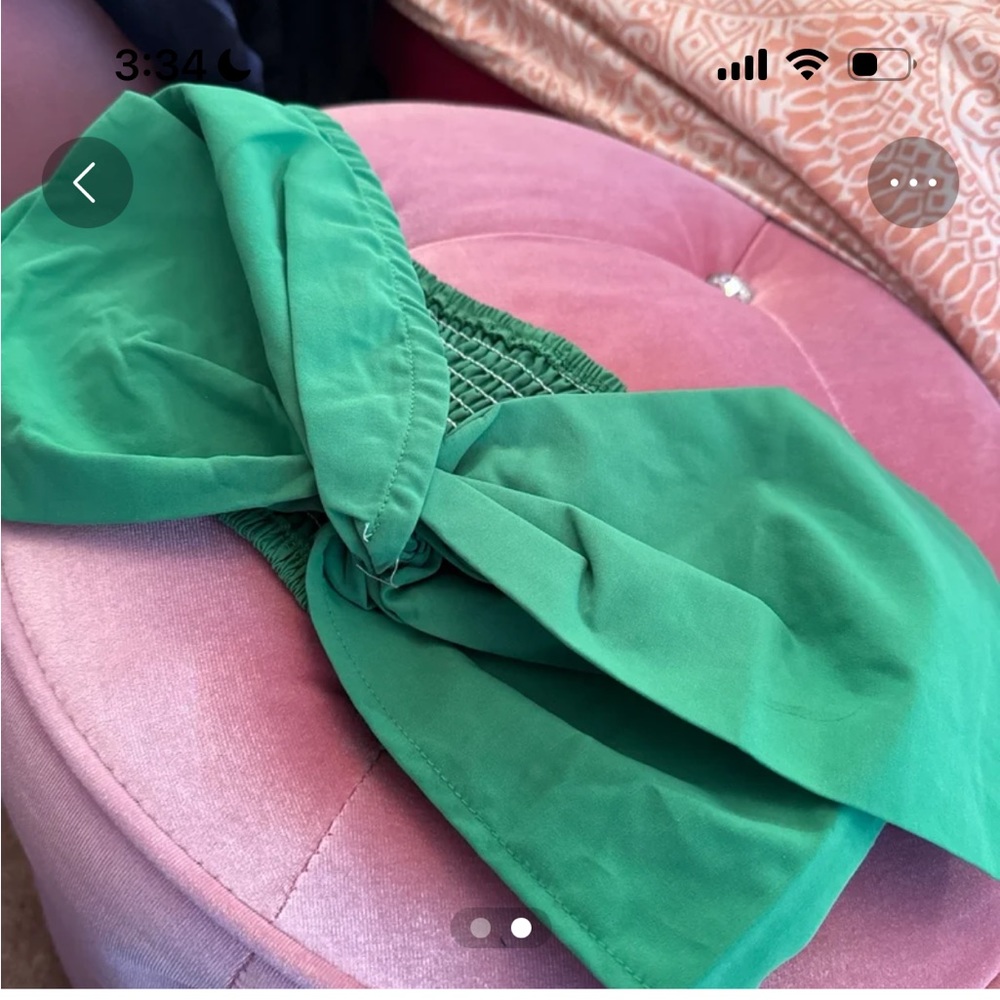 Green Bow Top